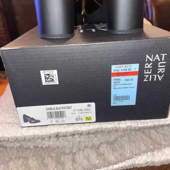 Naturalizer Amble Women's Black Loafers - Picture 2 of 5